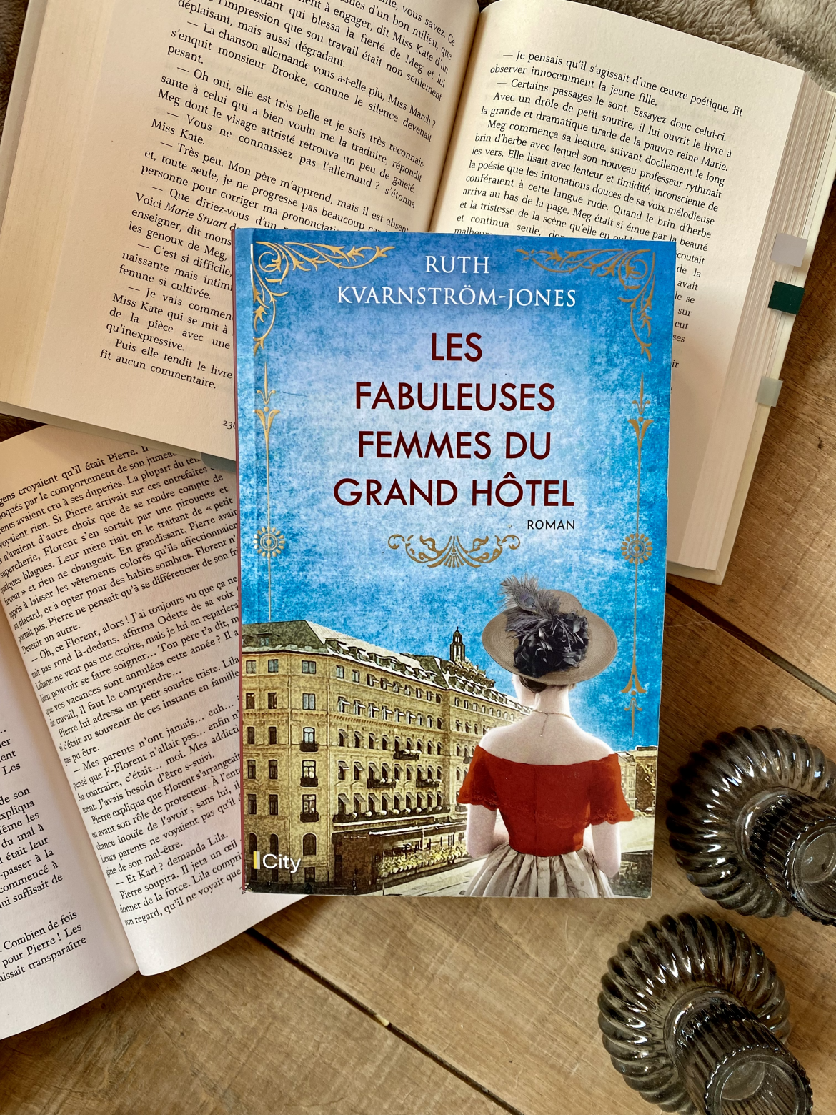 J’ai lu « Les fabuleuses femmes du grand hôtel » de.       Aux éditions CityLes fabuleuses femmes du grand hôtel